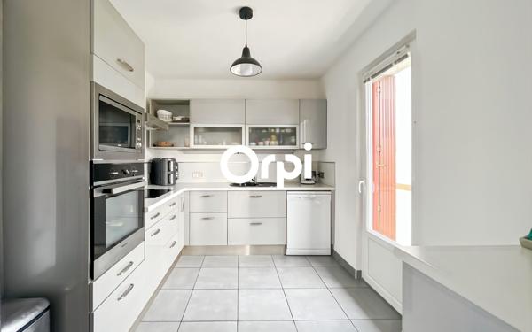 Appartement à vendre    3 pièces • 74,42 m2 La Ciotat