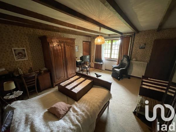 Longère 4 pièces de 120 m² à Saint-Jean-de-Sauves (86330)