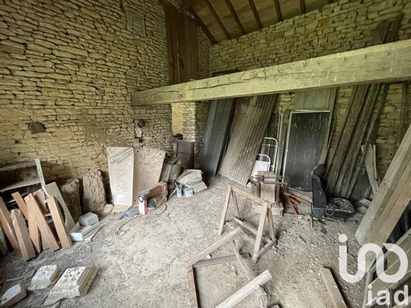 Longère 4 pièces de 120 m² à Saint-Jean-de-Sauves (86330)