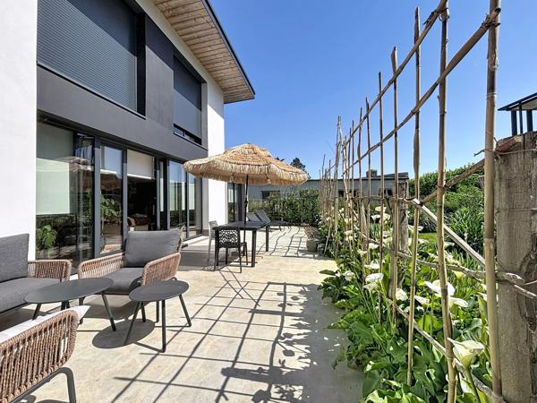 GUIPAVAS : Belle contemporaine d’architecte 7 pièces neuve en viager