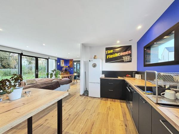 GUIPAVAS : Belle contemporaine d’architecte 7 pièces neuve en viager