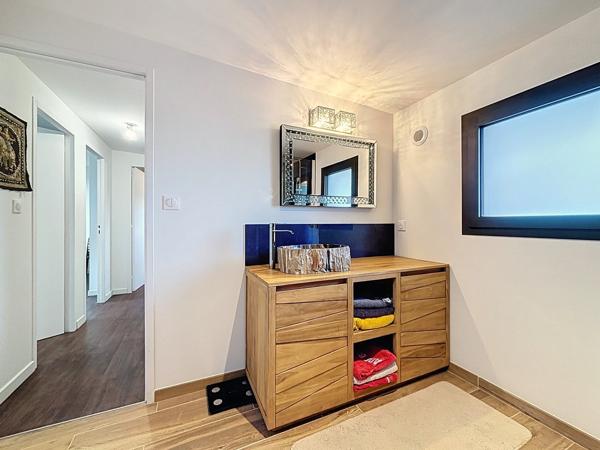 GUIPAVAS : Belle contemporaine d’architecte 7 pièces neuve en viager