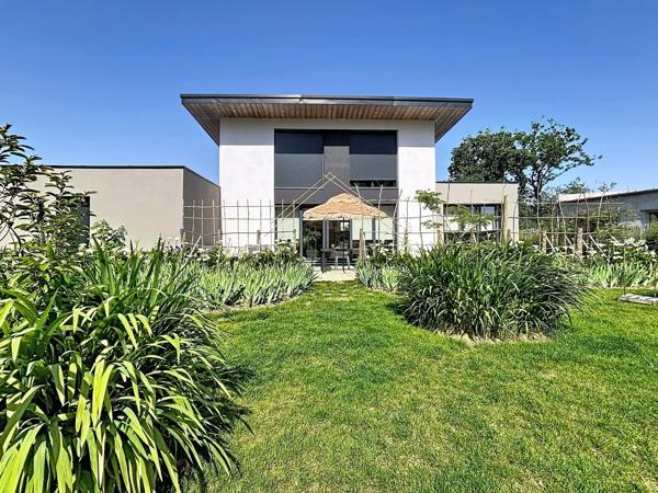 GUIPAVAS : Belle contemporaine d’architecte 7 pièces neuve en viager
