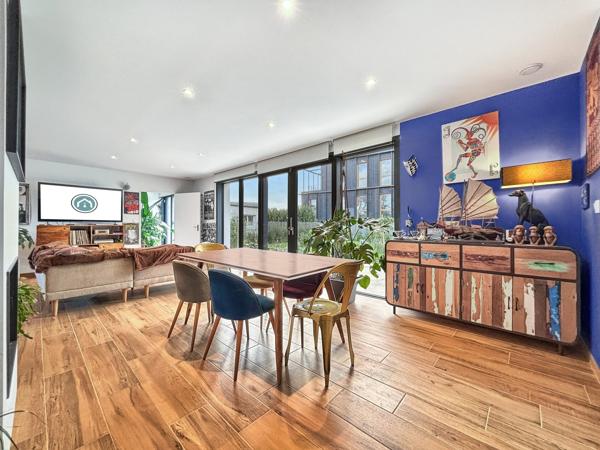 GUIPAVAS : Belle contemporaine d’architecte 7 pièces neuve en viager