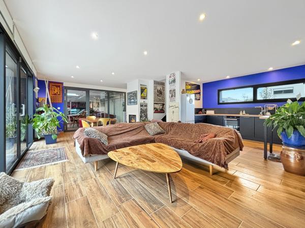 GUIPAVAS : Belle contemporaine d’architecte 7 pièces neuve en viager