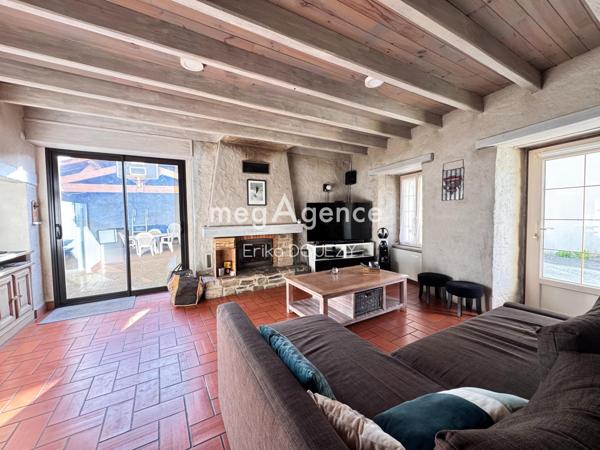 Maison à LES HERBIERS, 85500 - 7 pièces 182m²