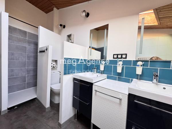 Maison à LES HERBIERS, 85500 - 7 pièces 182m²