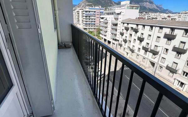 Appartement à vendre    3 pièces • 67,36 m2 Grenoble
