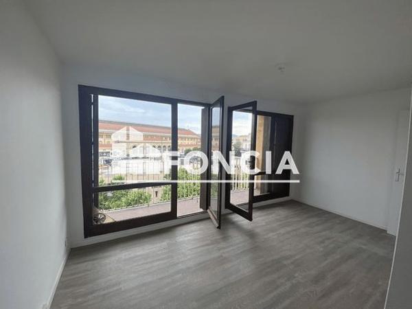 Location Studio 18 m² - 27 RUE LAFAYETTE Marseille 13001