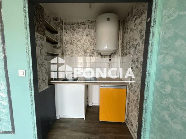 Location Studio 18 m² - 27 RUE LAFAYETTE Marseille 13001