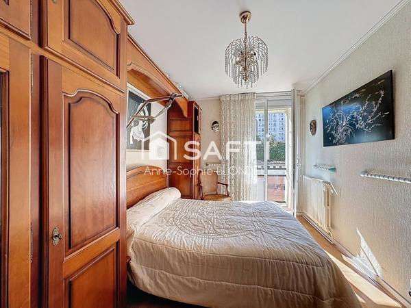 BORDEAUX Appartement 3 chambres, double garage et cave