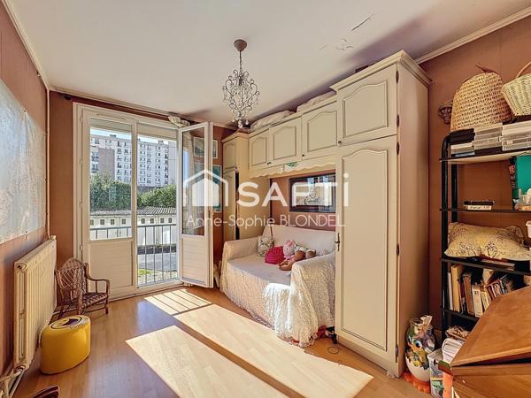 BORDEAUX Appartement 3 chambres, double garage et cave