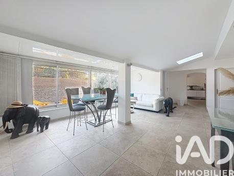Maison à vendre 6 pièces 136 m² Roquevaire