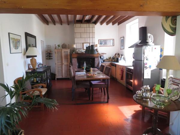Vente                                                      Maison
                        
                     7 pièces                      198 m2                     à Soissons
