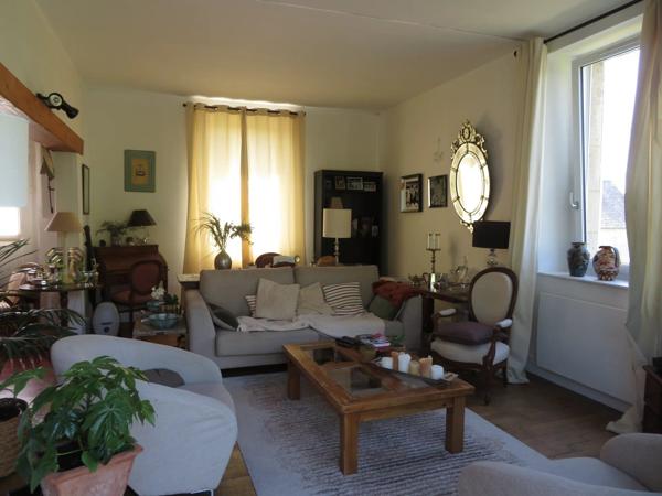 Vente                                                      Maison
                        
                     7 pièces                      198 m2                     à Soissons