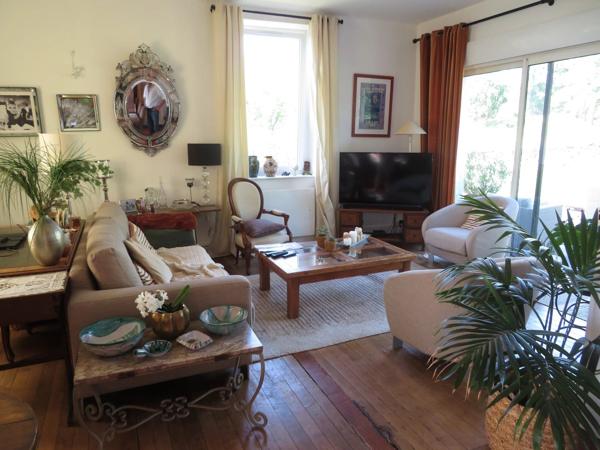 Vente                                                      Maison
                        
                     7 pièces                      198 m2                     à Soissons