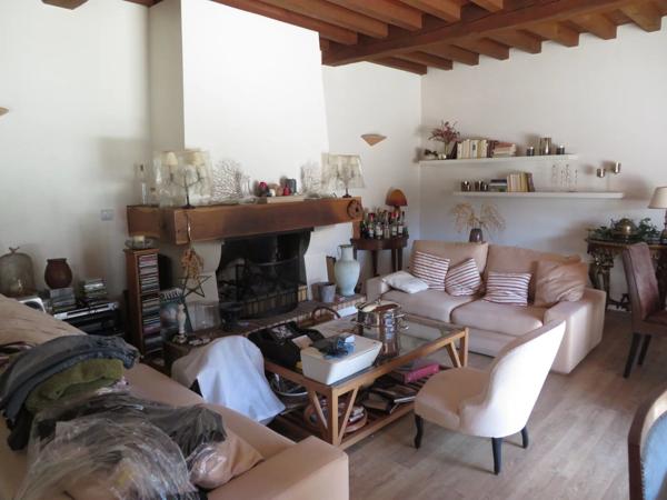Vente                                                      Maison
                        
                     7 pièces                      198 m2                     à Soissons