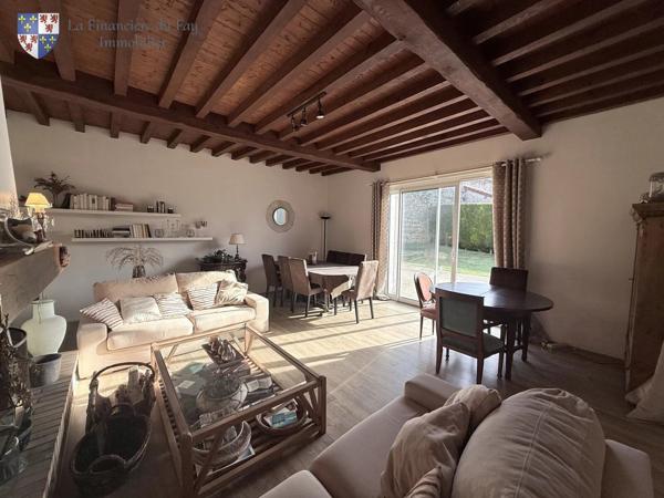 Vente                                                      Maison
                        
                     7 pièces                      198 m2                     à Soissons