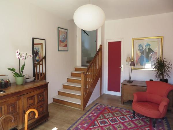 Vente                                                      Maison
                        
                     7 pièces                      198 m2                     à Soissons