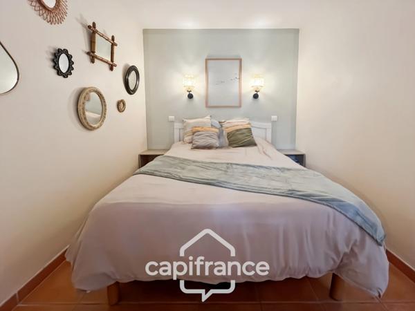 appartement RENOVé AVEC VUE panoramique , double terrasse de 30 m2, 2 chambres, cuisine neuve, place de parking sous la résidence .