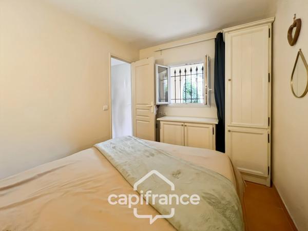 appartement RENOVé AVEC VUE panoramique , double terrasse de 30 m2, 2 chambres, cuisine neuve, place de parking sous la résidence .