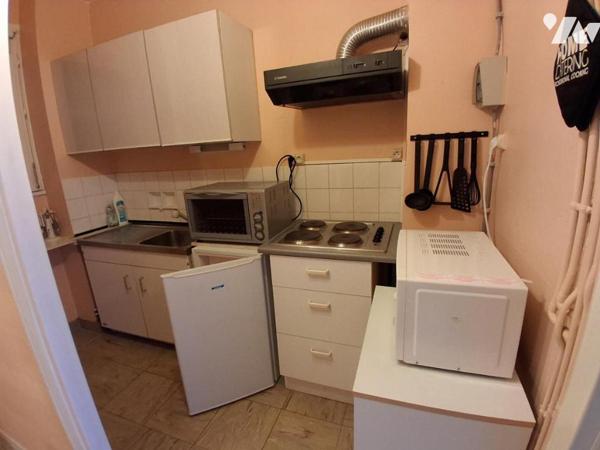 STUDIO avec balcon jolie vue