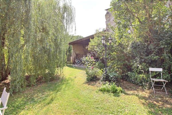 GALLARDON maison ancienne avec dependances.