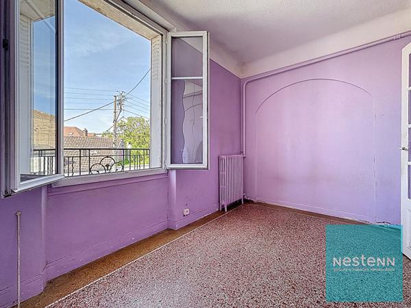 Appartement 4 pièces à vendre avec un balcon et un jardinet à Montereau Fault Yonne