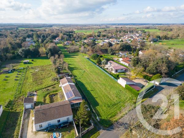 Terrain à vendre  4008 m 2   CHATEAUBERNARD  - 16