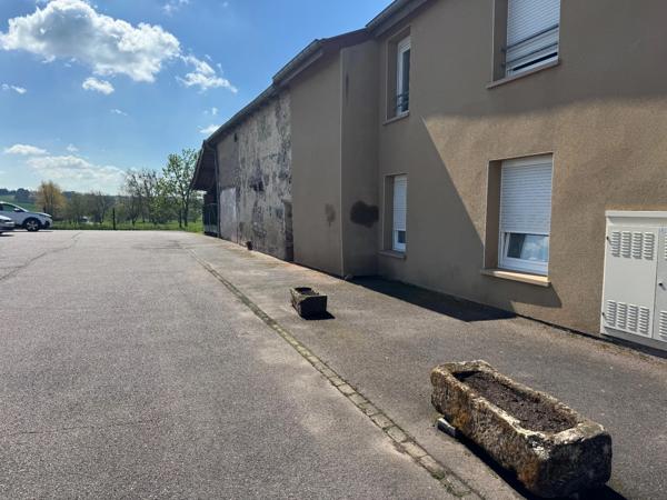 Immeuble à vendre BETTANGE sur terrain de 11,53 ares avec grange