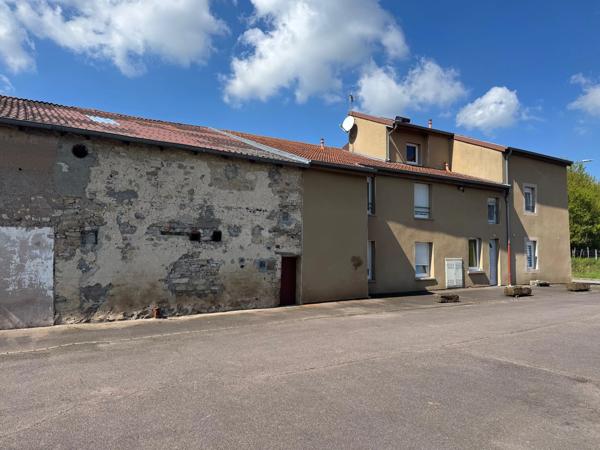 Immeuble à vendre BETTANGE sur terrain de 11,53 ares avec grange