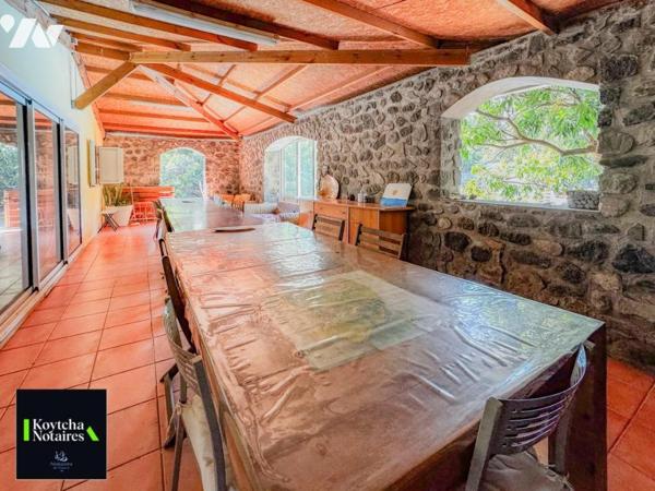 SAINT-PIERRE Maison de 180m² de plain-pied T5/6