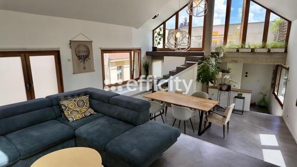 Maison
         7 pièces
        - 170 m² 329 000 € *