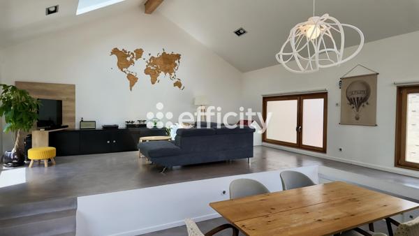 Maison
         7 pièces
        - 170 m² 329 000 € *