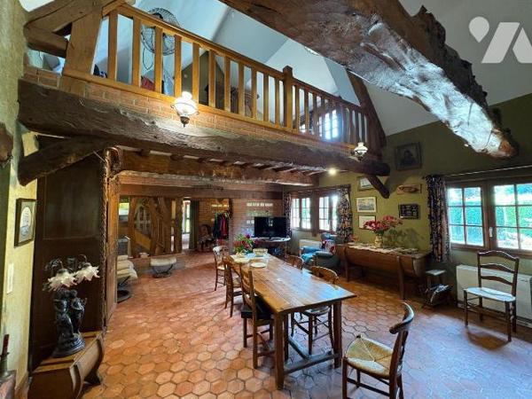 Maison normande avec sous-sol complet et dépendance.
Charmante maison normande édifiée sur un ...
