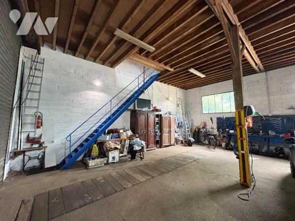 Maison normande avec sous-sol complet et dépendance.
Charmante maison normande édifiée sur un ...