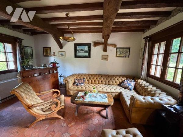 Maison normande avec sous-sol complet et dépendance.
Charmante maison normande édifiée sur un ...