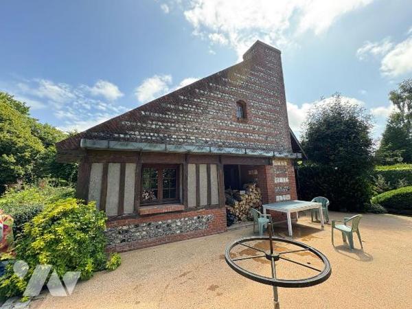Maison normande avec sous-sol complet et dépendance.
Charmante maison normande édifiée sur un ...