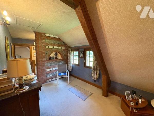 Maison normande avec sous-sol complet et dépendance.
Charmante maison normande édifiée sur un ...