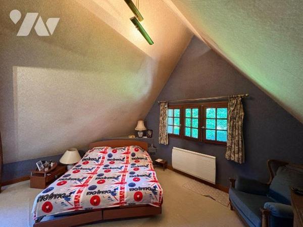 Maison normande avec sous-sol complet et dépendance.
Charmante maison normande édifiée sur un ...