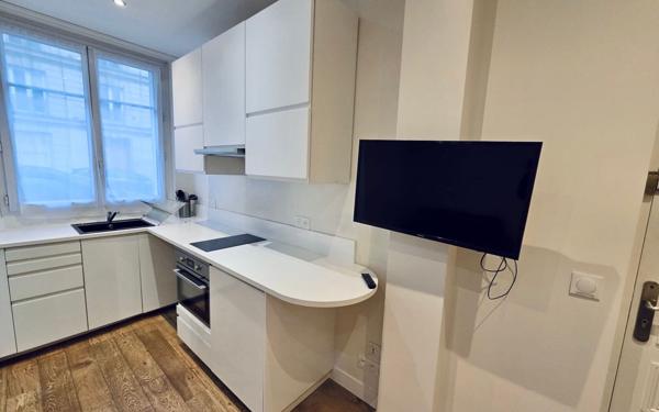 Appartement à louer    1 pièce • 25 m2 Paris 17