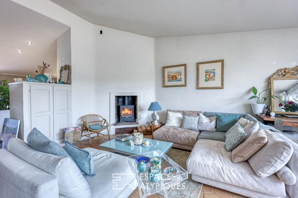 Maison ancienne rénovée en centre-ville avec garage