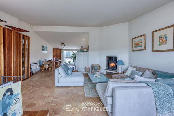 Maison ancienne rénovée en centre-ville avec garage