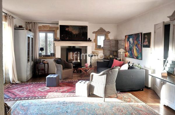 Maison en pierre de 97m² avec piscine sur un terrain de 1651m²