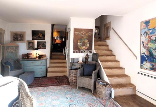 Maison en pierre de 97m² avec piscine sur un terrain de 1651m²