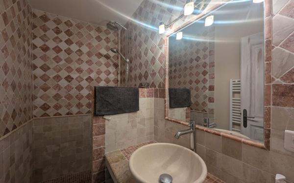 Maison à louer    3 pièces •  Uzès