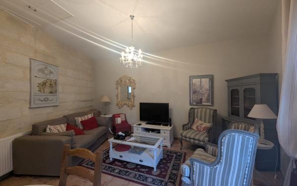 Maison à louer    3 pièces •  Uzès