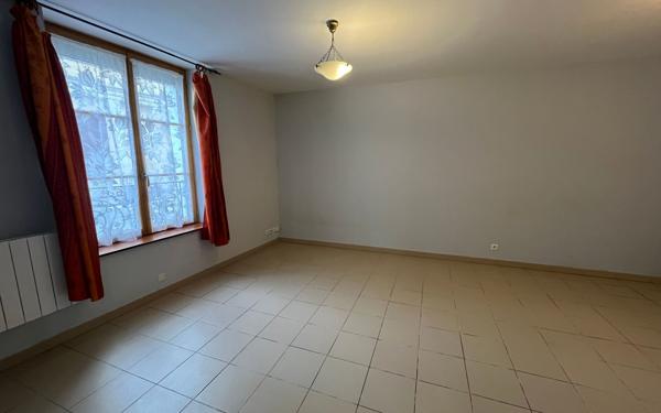 Appartement à louer    1 pièce •  Charly-sur-Marne