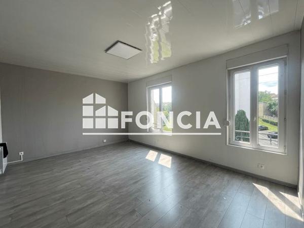 Location Appartement 4 pièces 73.6 m² - 50-52 RUE DU FOND DE SANTE Charleville Mezieres 08000