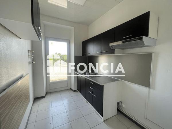 Location Appartement 4 pièces 73.6 m² - 50-52 RUE DU FOND DE SANTE Charleville Mezieres 08000